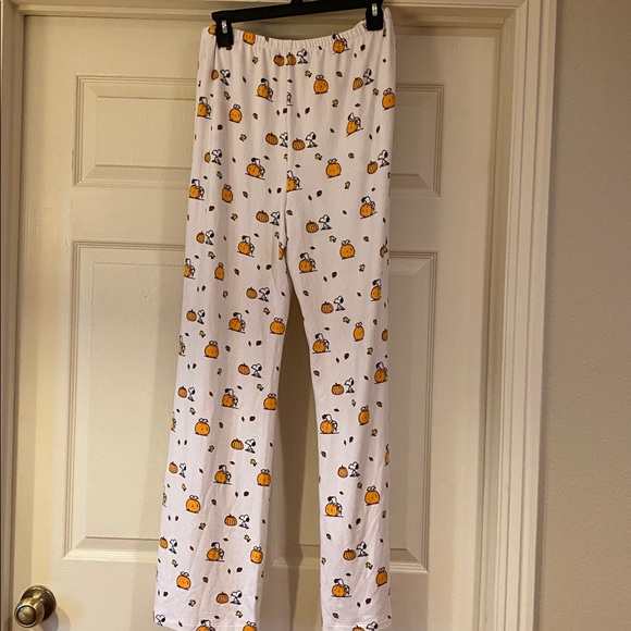American Eagle Outfitters White Lounge Pants Snoopy with Pumpkins. Sz M - Picture 4 of 4